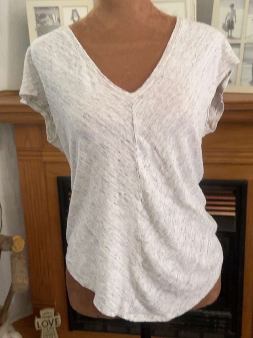 White House Black Market 100% Linen V-Neck Top Gray Marled Short Sleeve M